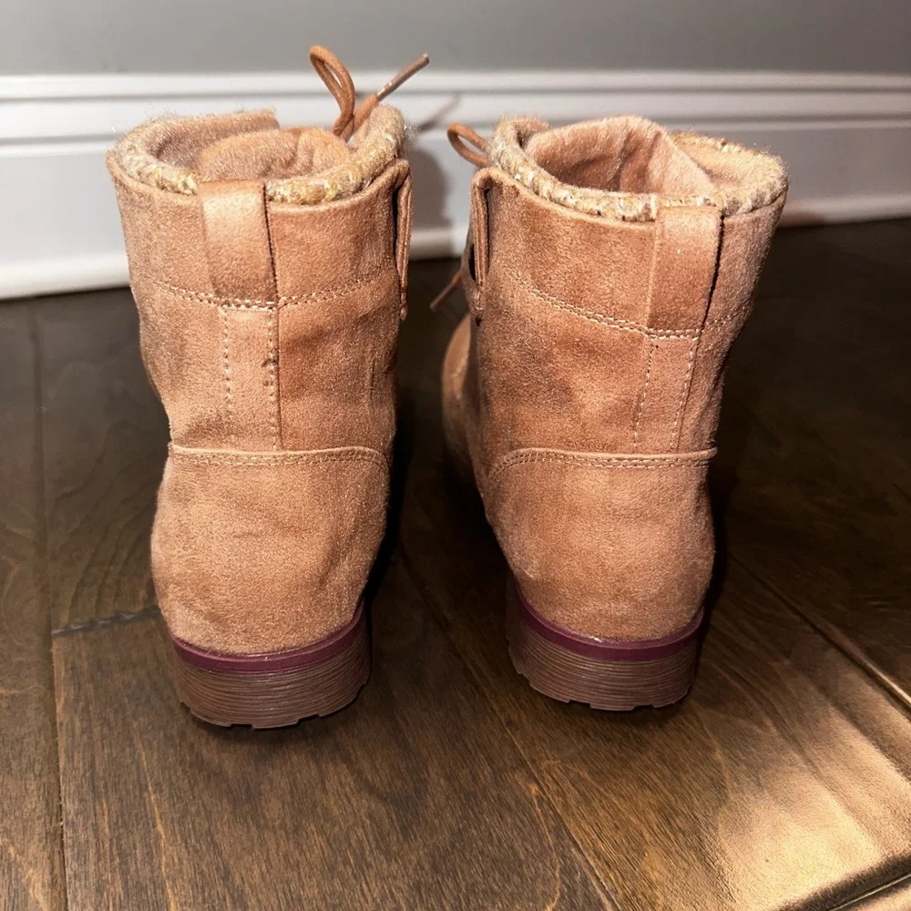 Rock & Candy Tavin Knit Cuff Lace Up Ankle Boot Taupe Beige Faux Suede Size 7.5